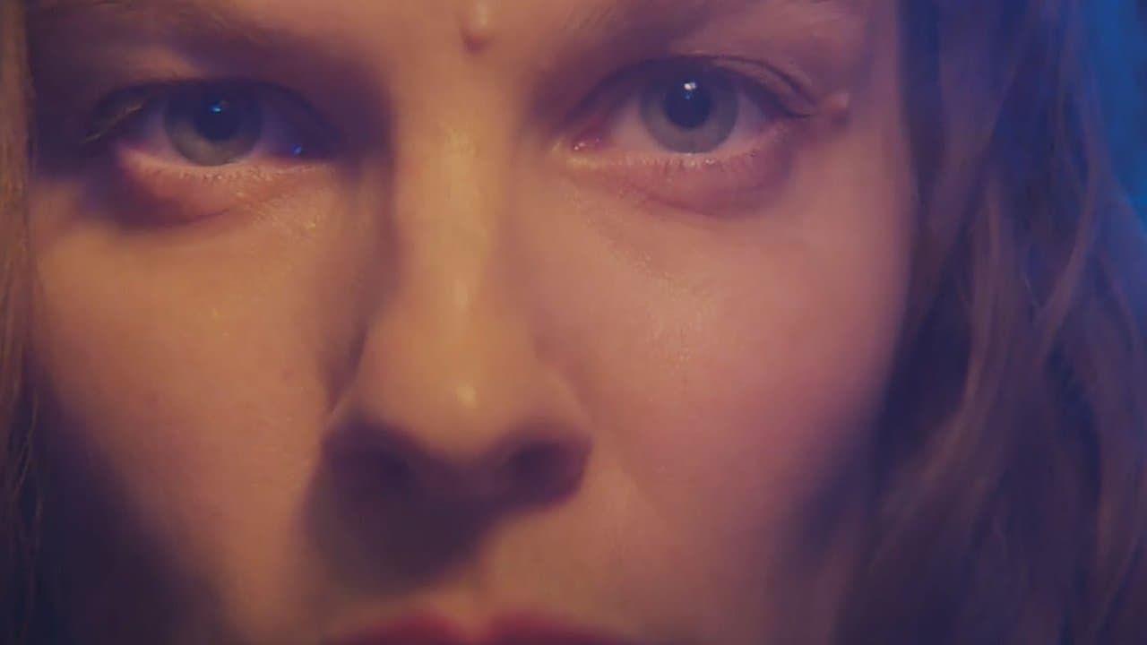 C'est qui cette fille ? backdrop