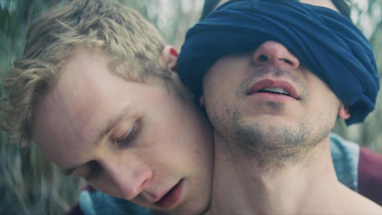 Pulsions Dangereuses backdrop