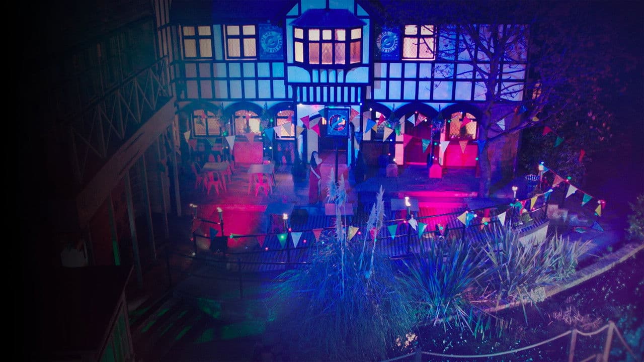 Hollyoaks, l'amour mode d'emploi backdrop
