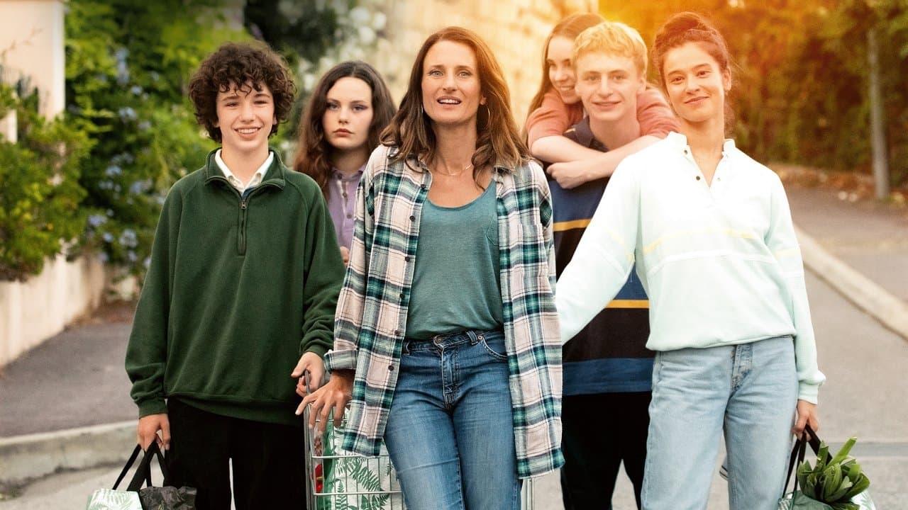 Toni, en famille backdrop