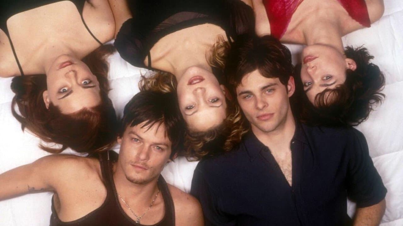 Fausses Rumeurs backdrop