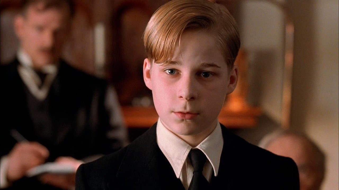 L'Honneur des Winslow backdrop