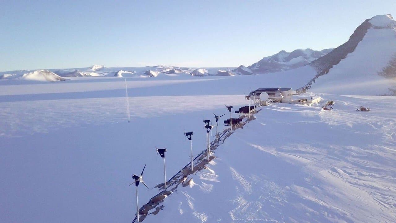 Les gardiens de l'Antarctique backdrop