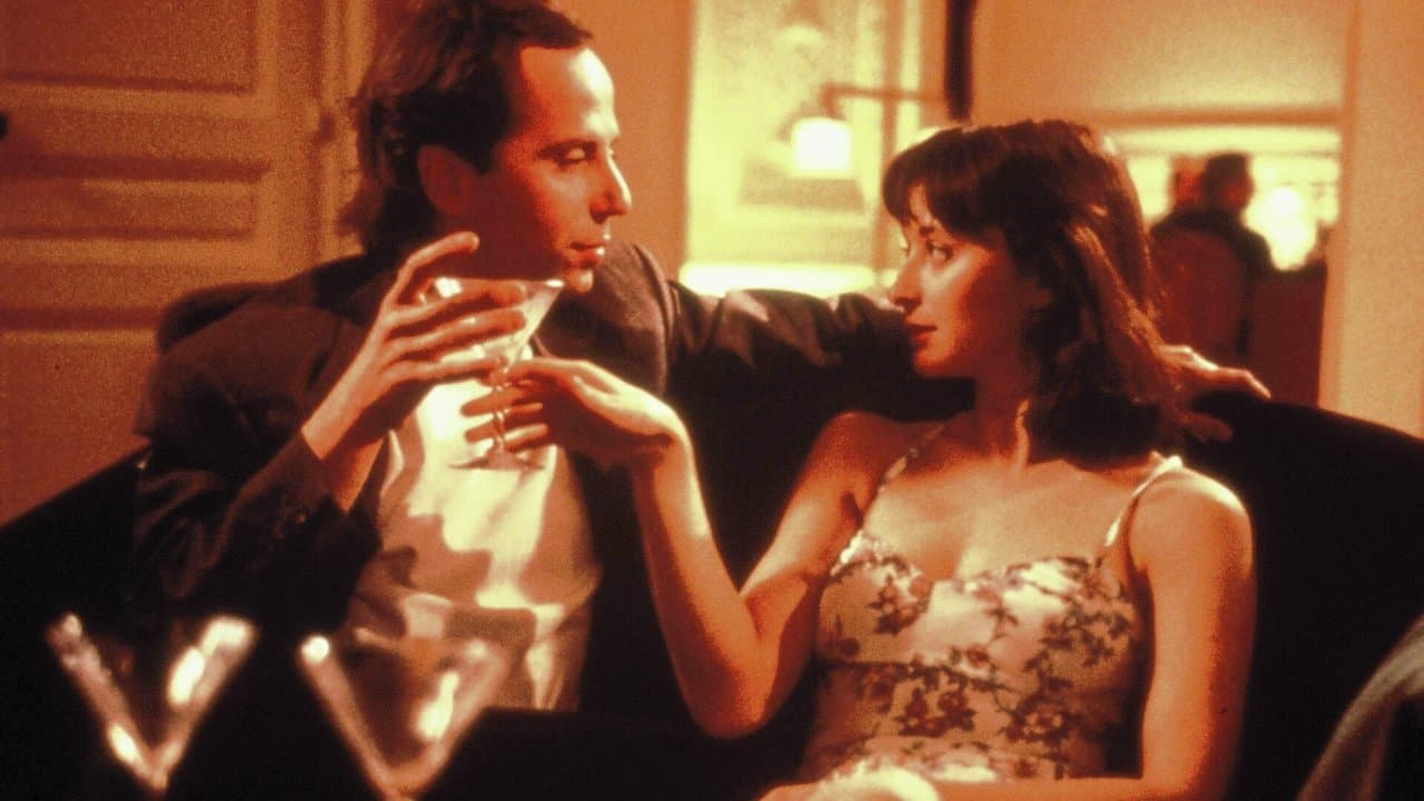 La Discrète backdrop