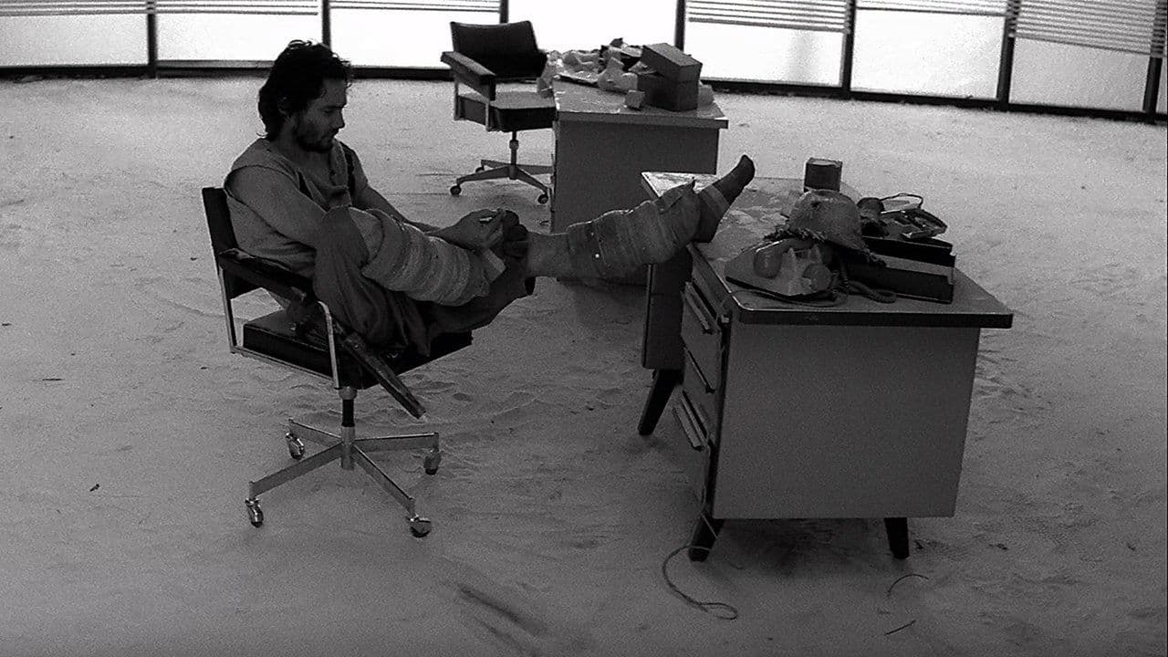 Le Dernier Combat backdrop