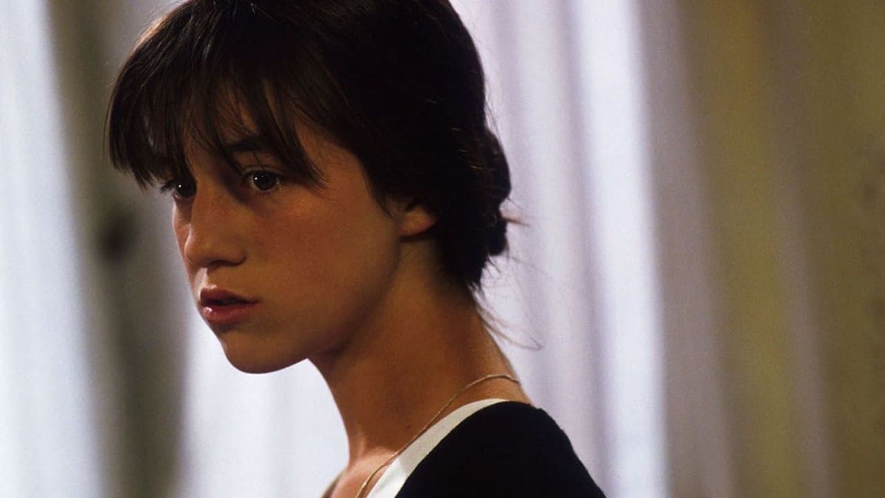 La Petite Voleuse backdrop