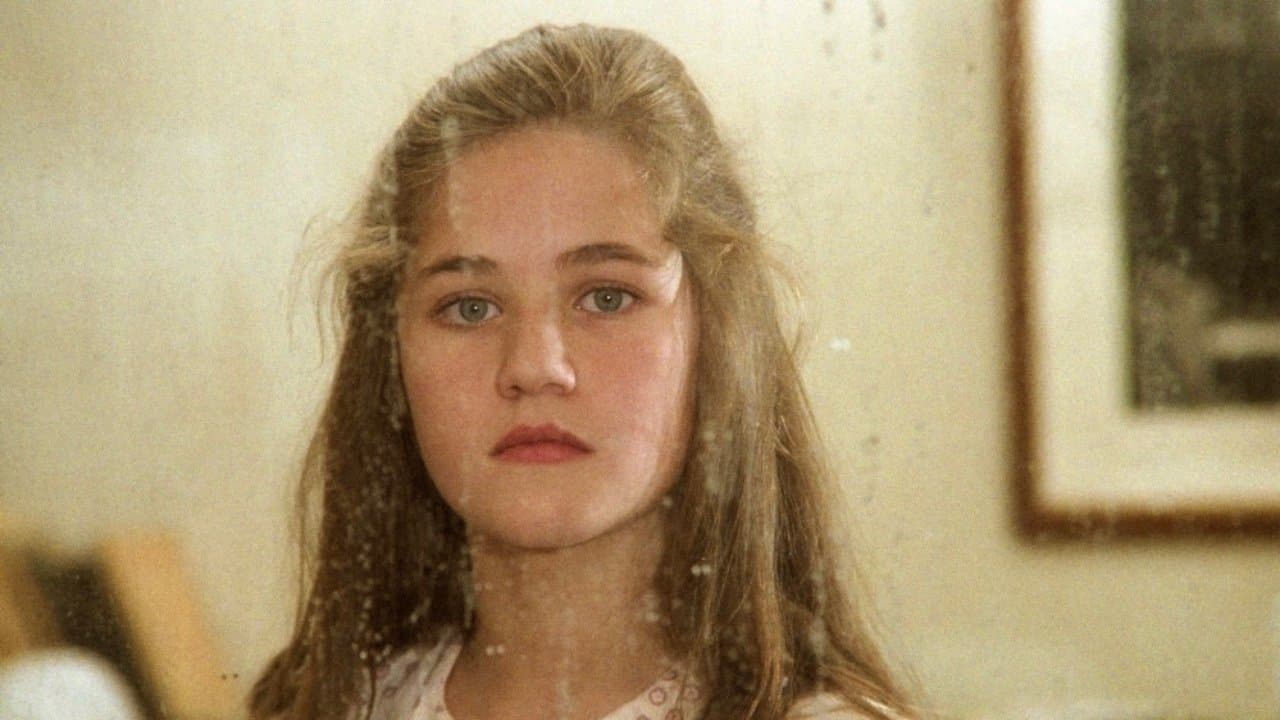 L'Adolescente backdrop