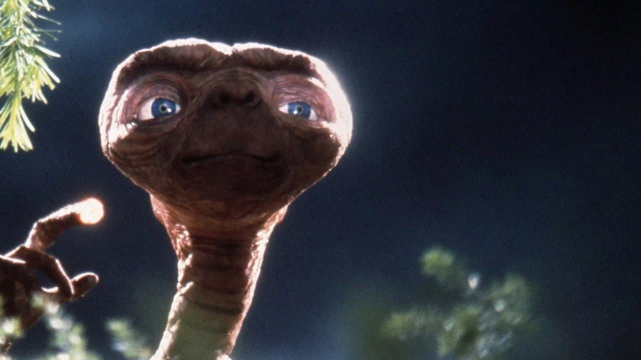 « E. T. », un blockbuster intime backdrop