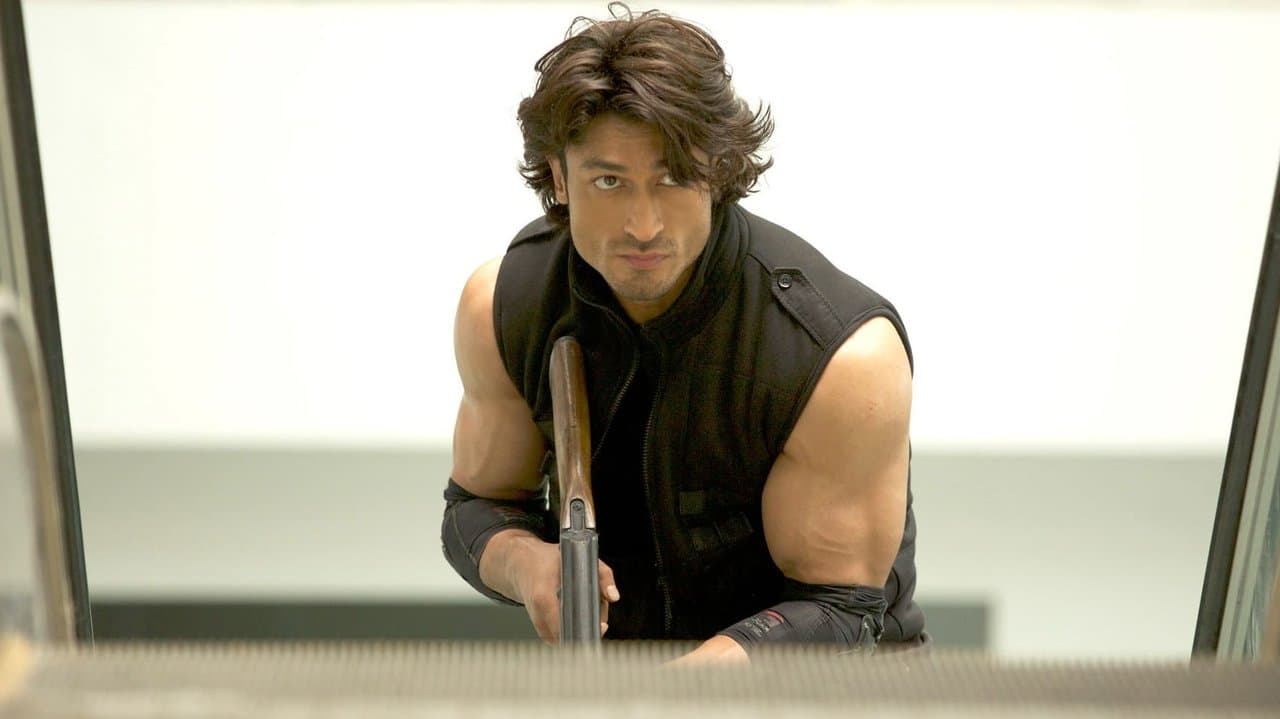 Commando 2: La piste de l'argent noir backdrop