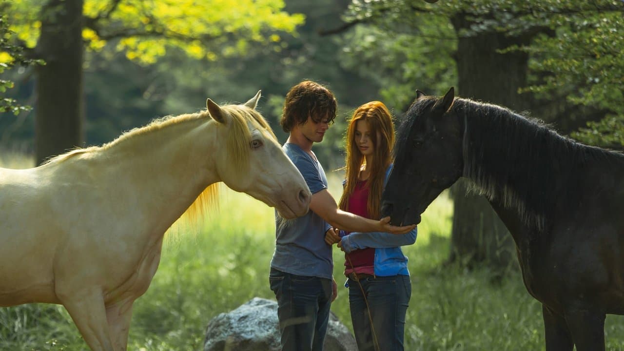 Whisper 2 : L'aventure continue backdrop