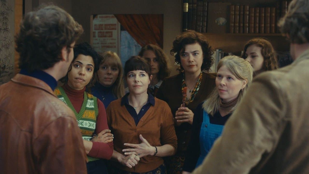 Annie Colère backdrop