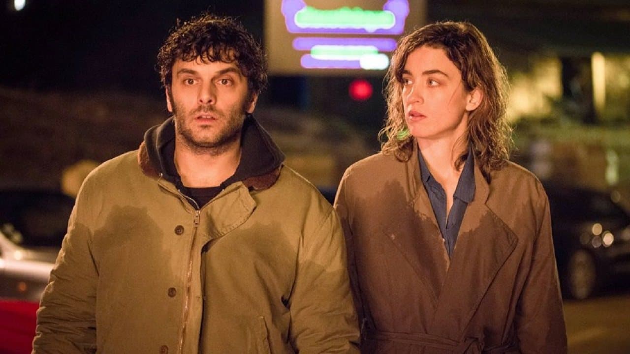 En liberté ! backdrop