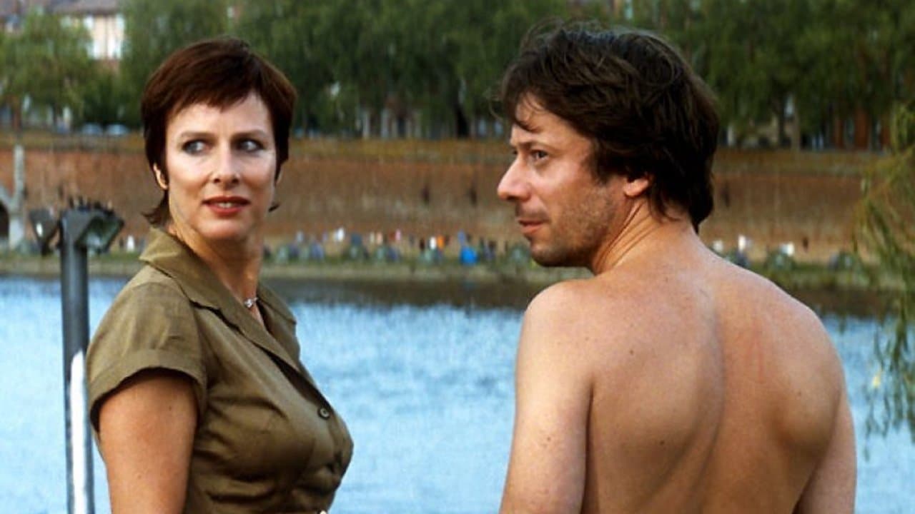 Les Derniers Jours du monde backdrop