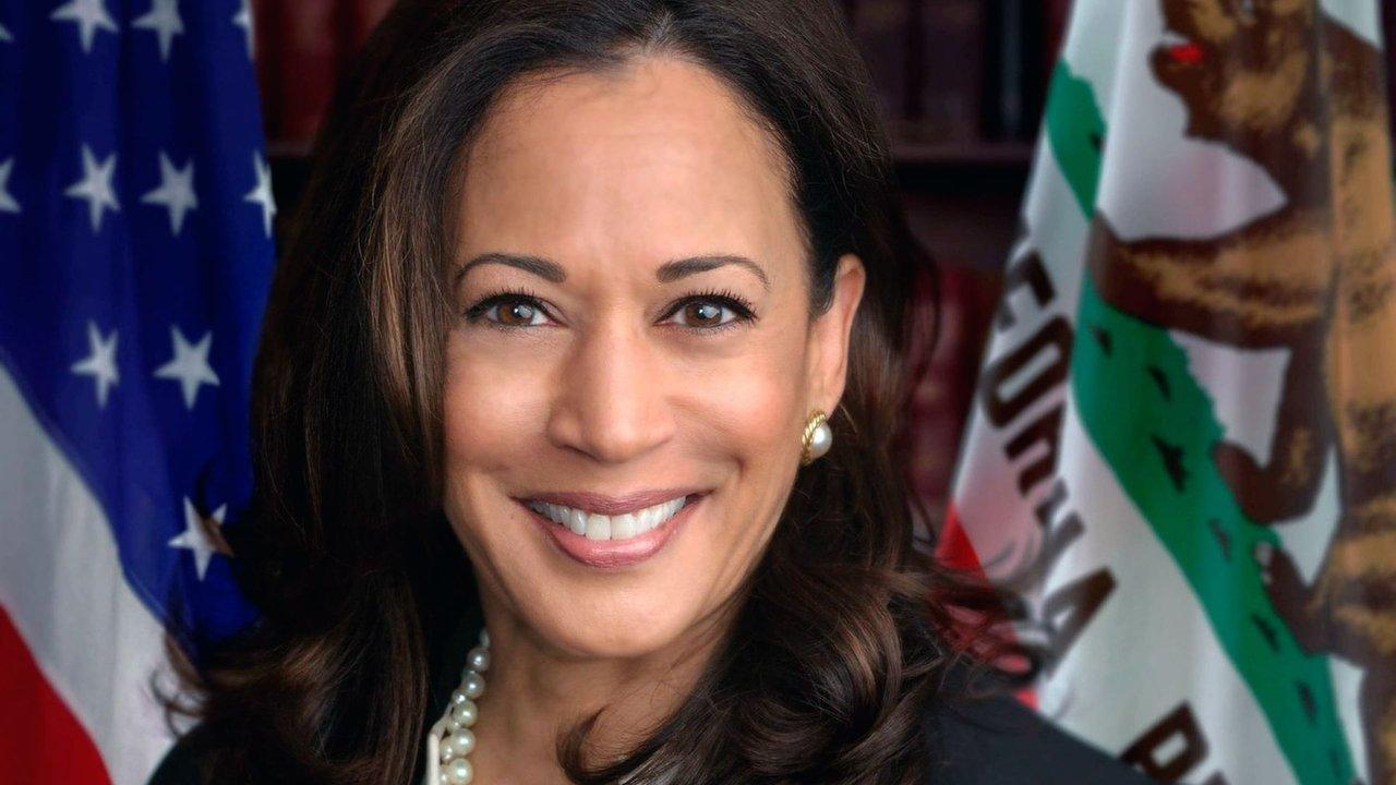 Kamala Harris, une ambition américaine backdrop