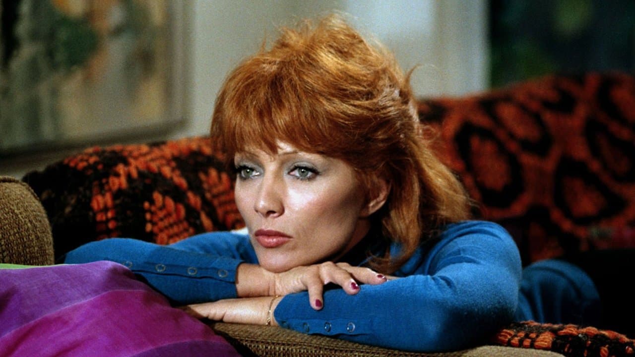 Juste avant la nuit backdrop