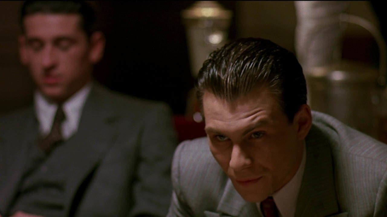 Les Indomptés backdrop