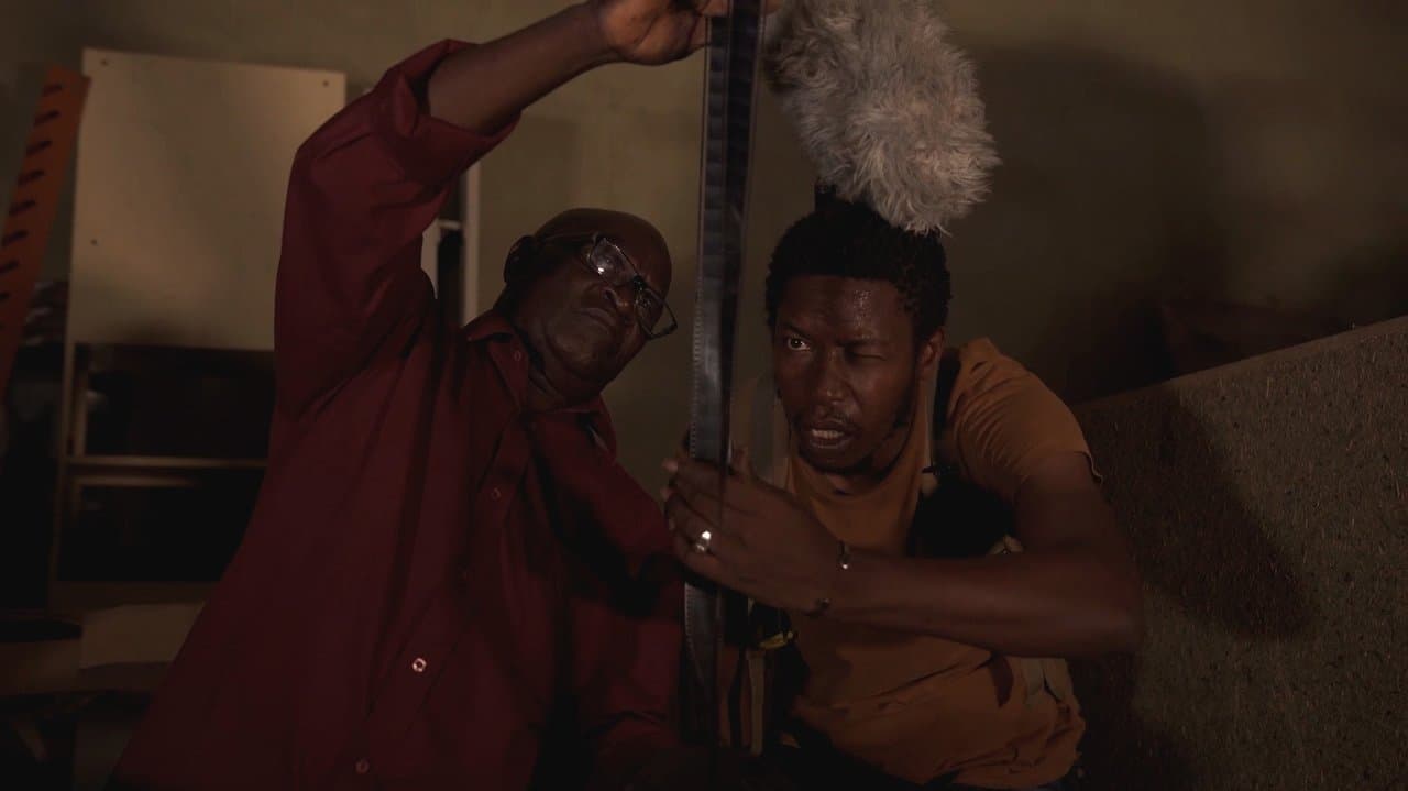 Au cimetière de la pellicule backdrop