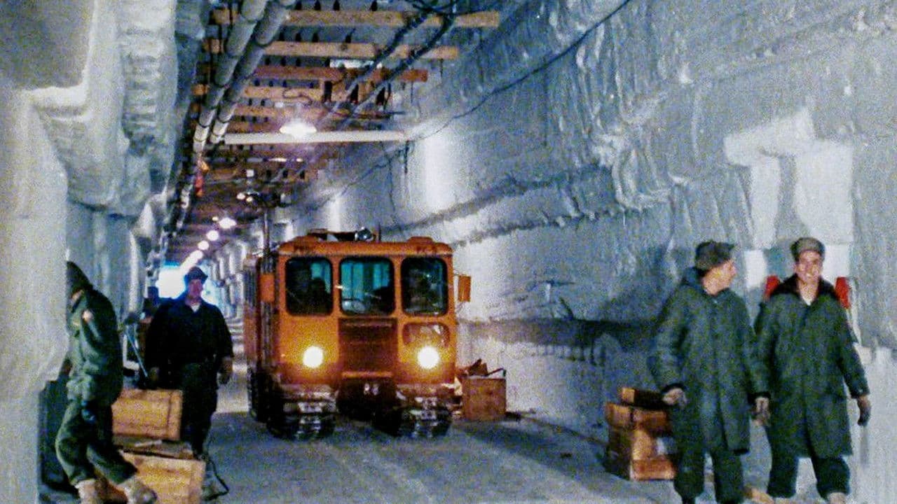 Une base secrète sous la glace backdrop