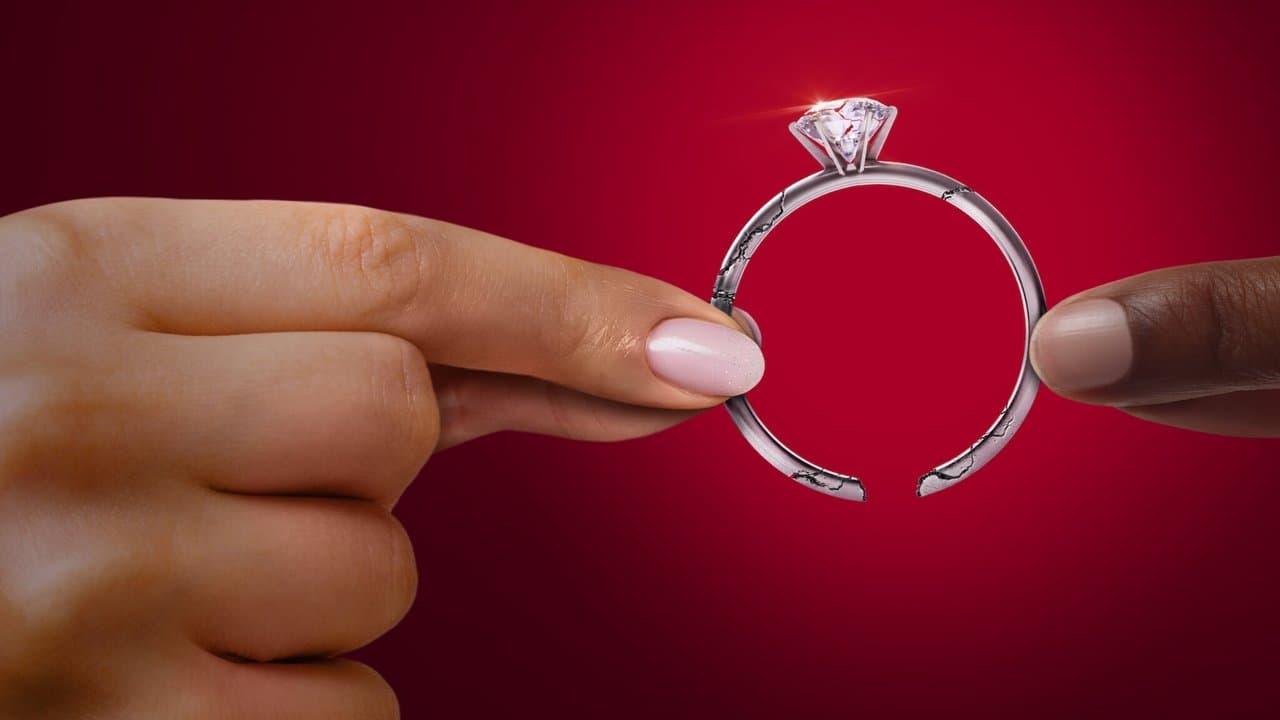 Ultimatum : Queer Love backdrop