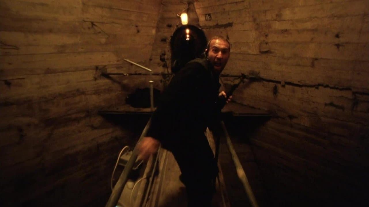 Python 2 - Le Parfait Prédateur backdrop