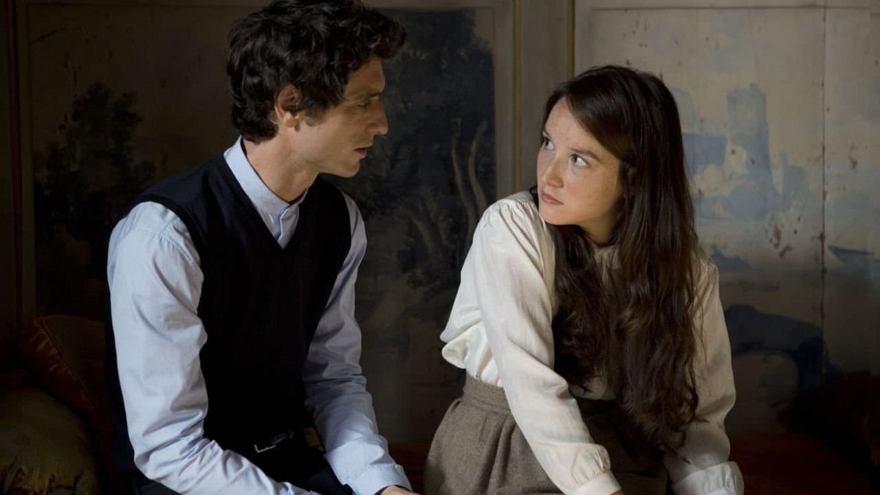 Marguerite et Julien backdrop