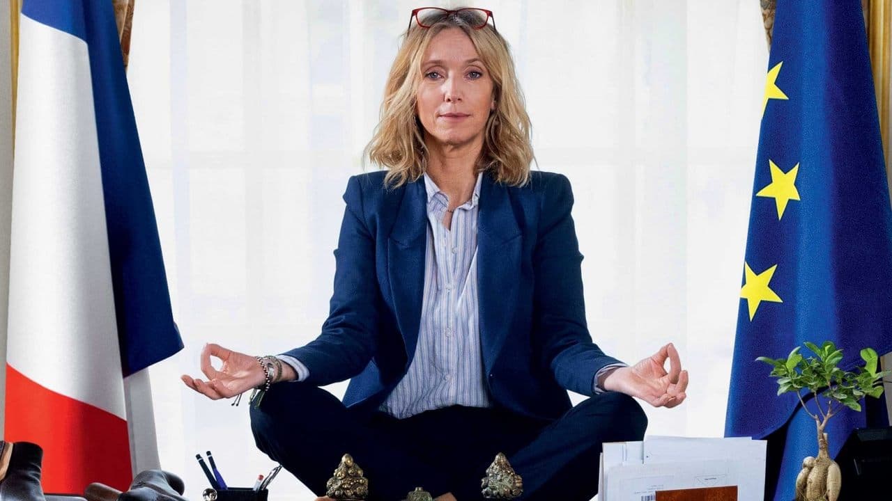 Sous contrôle backdrop