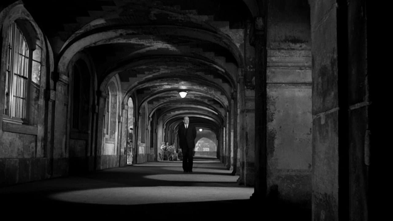 Maigret tend un piège backdrop