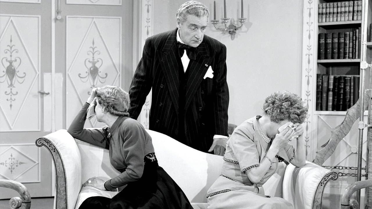 Aux deux colombes backdrop