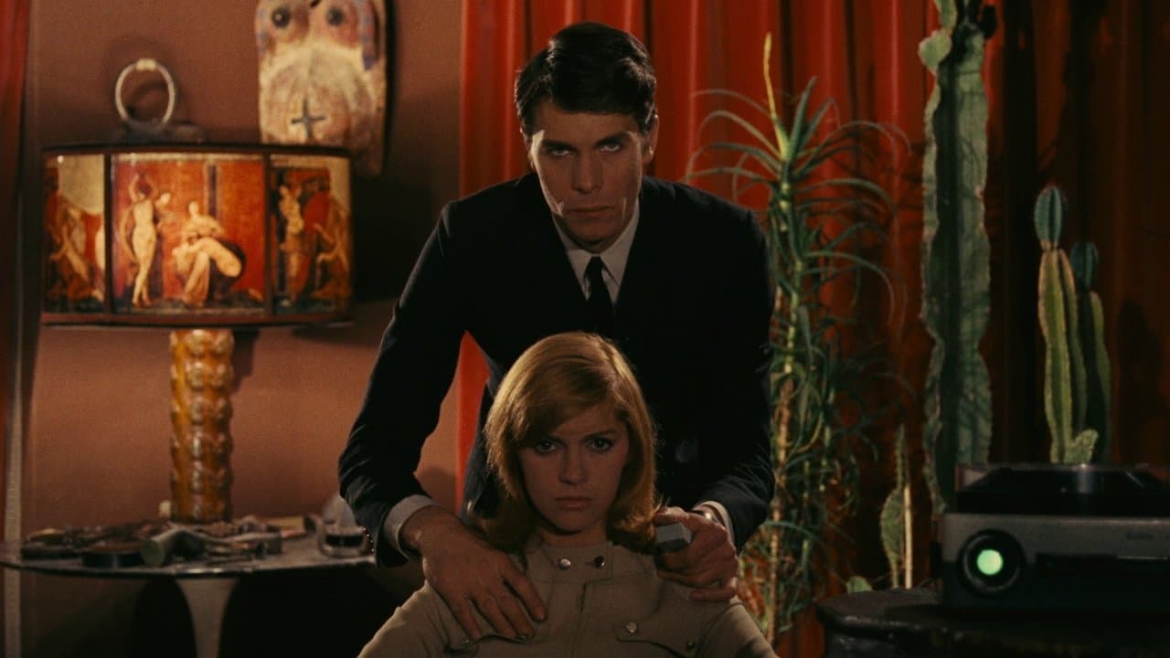 La Prisonnière backdrop