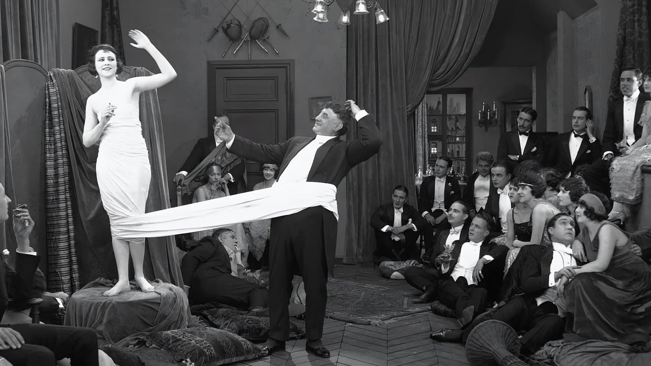 L'Opinion publique backdrop