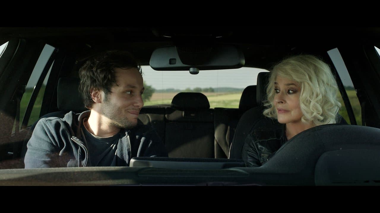 Ma mère est folle backdrop