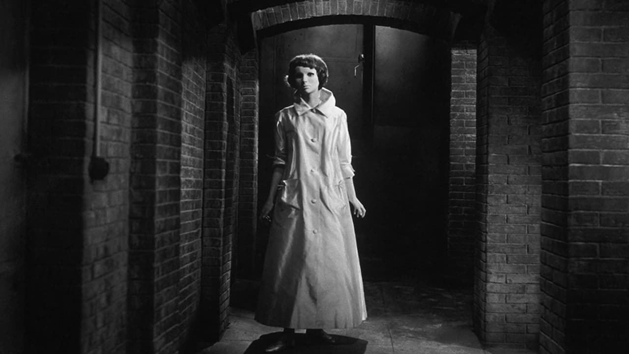 Les Yeux sans visage backdrop