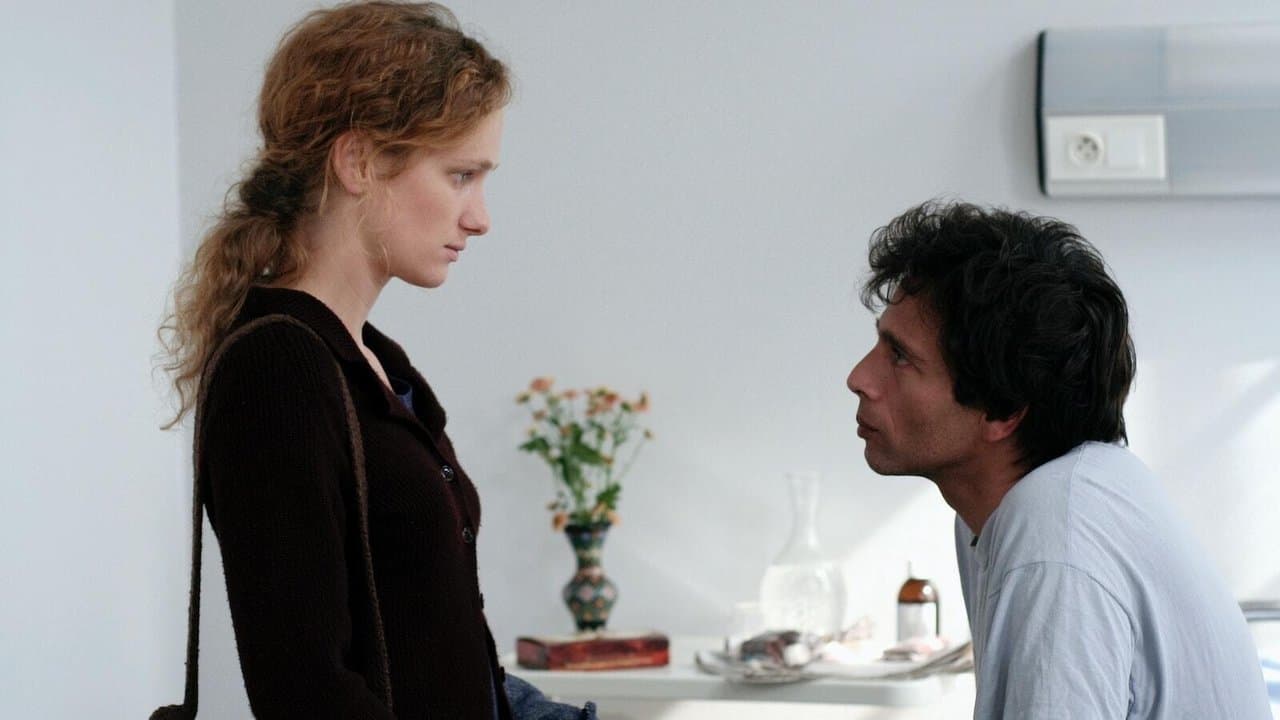 Tout est pardonné backdrop