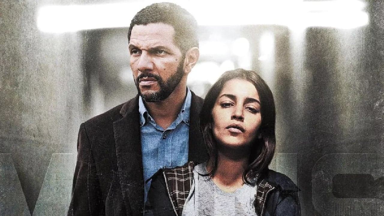 Mains armées backdrop