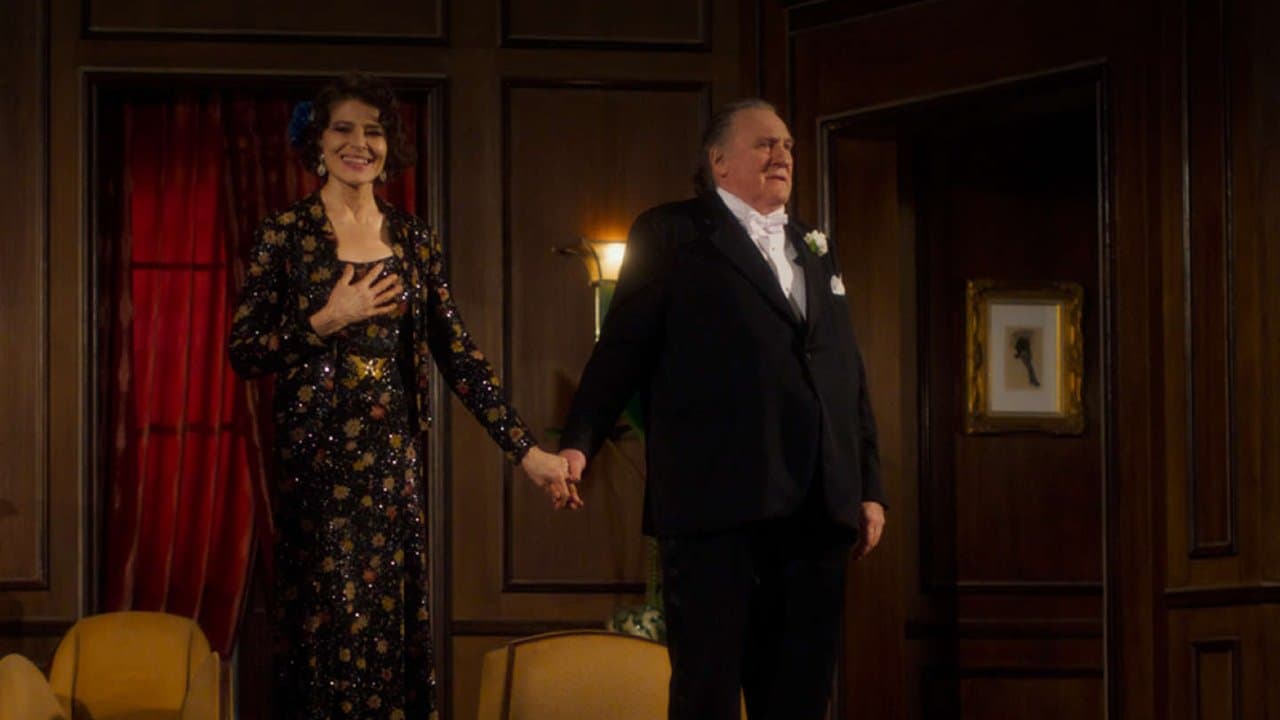 Les Volets verts backdrop