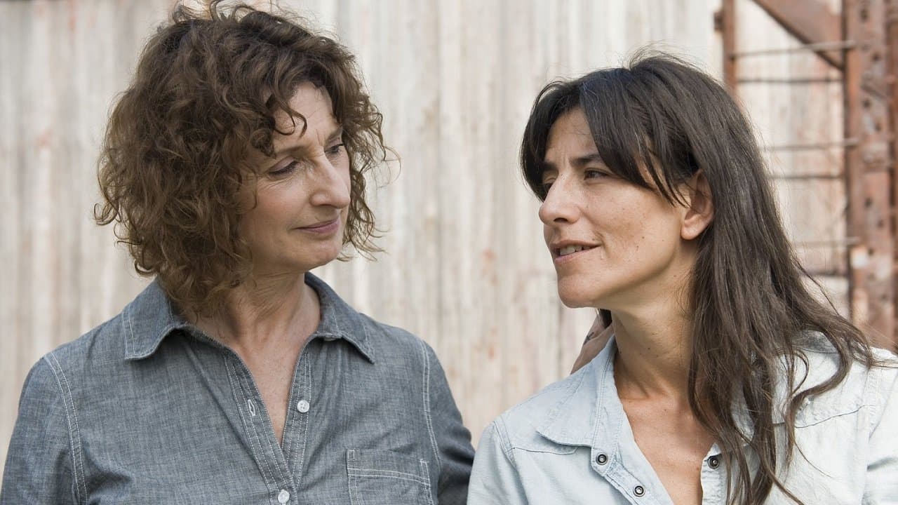 Vic + Flo ont vu un ours backdrop