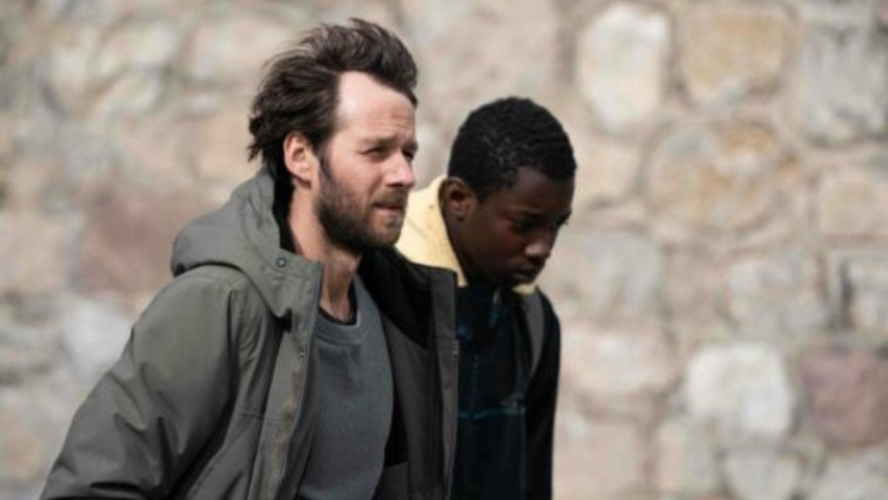 Les Engagés backdrop