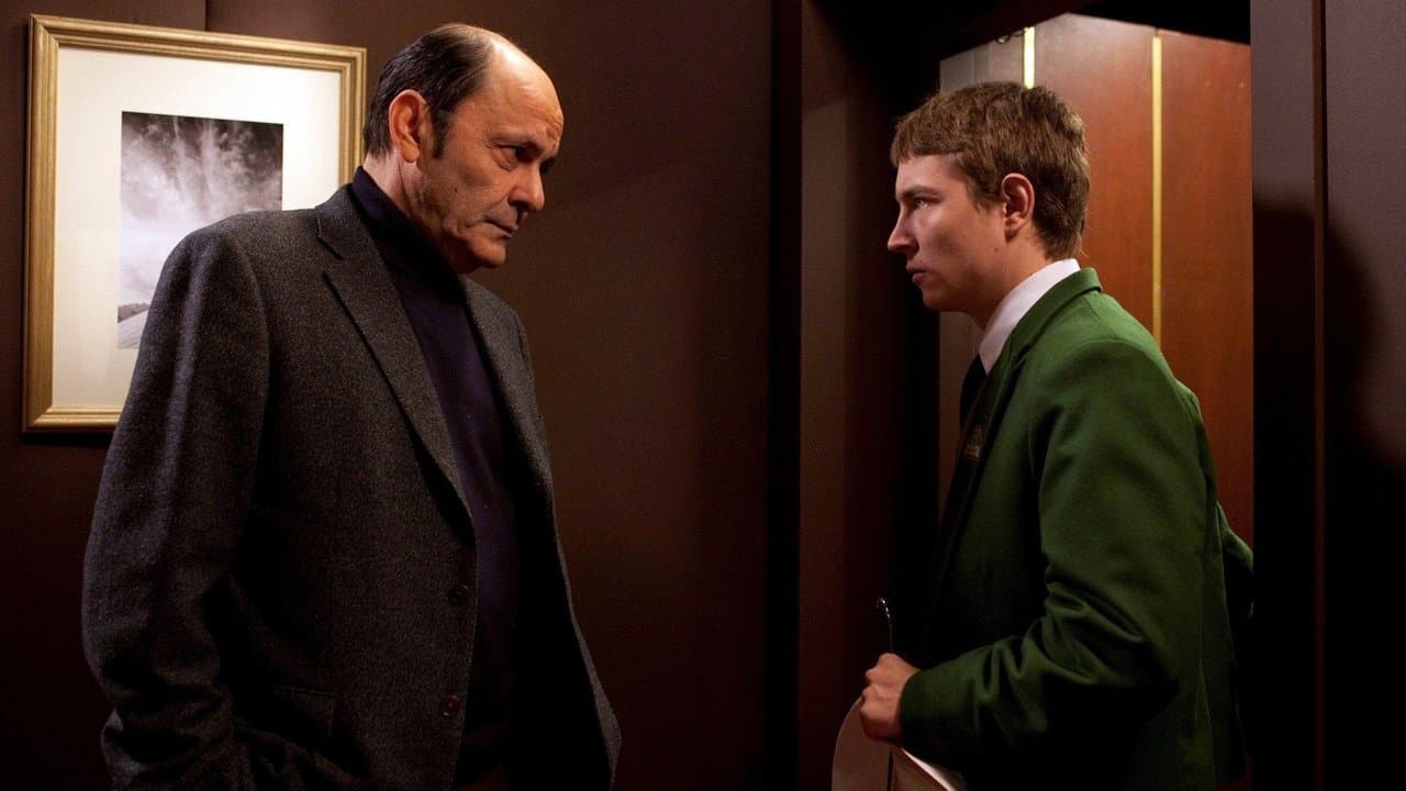 Avant l'aube backdrop