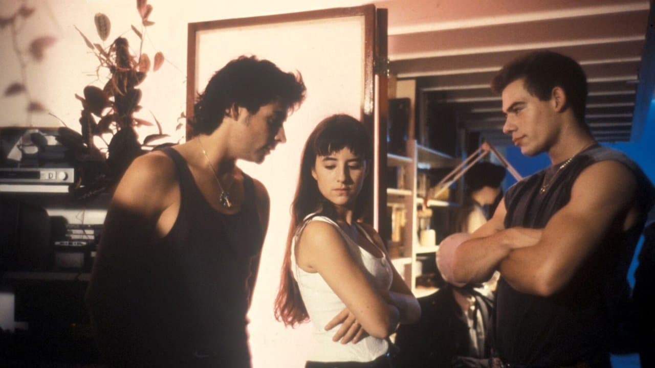 Les Nuits fauves backdrop