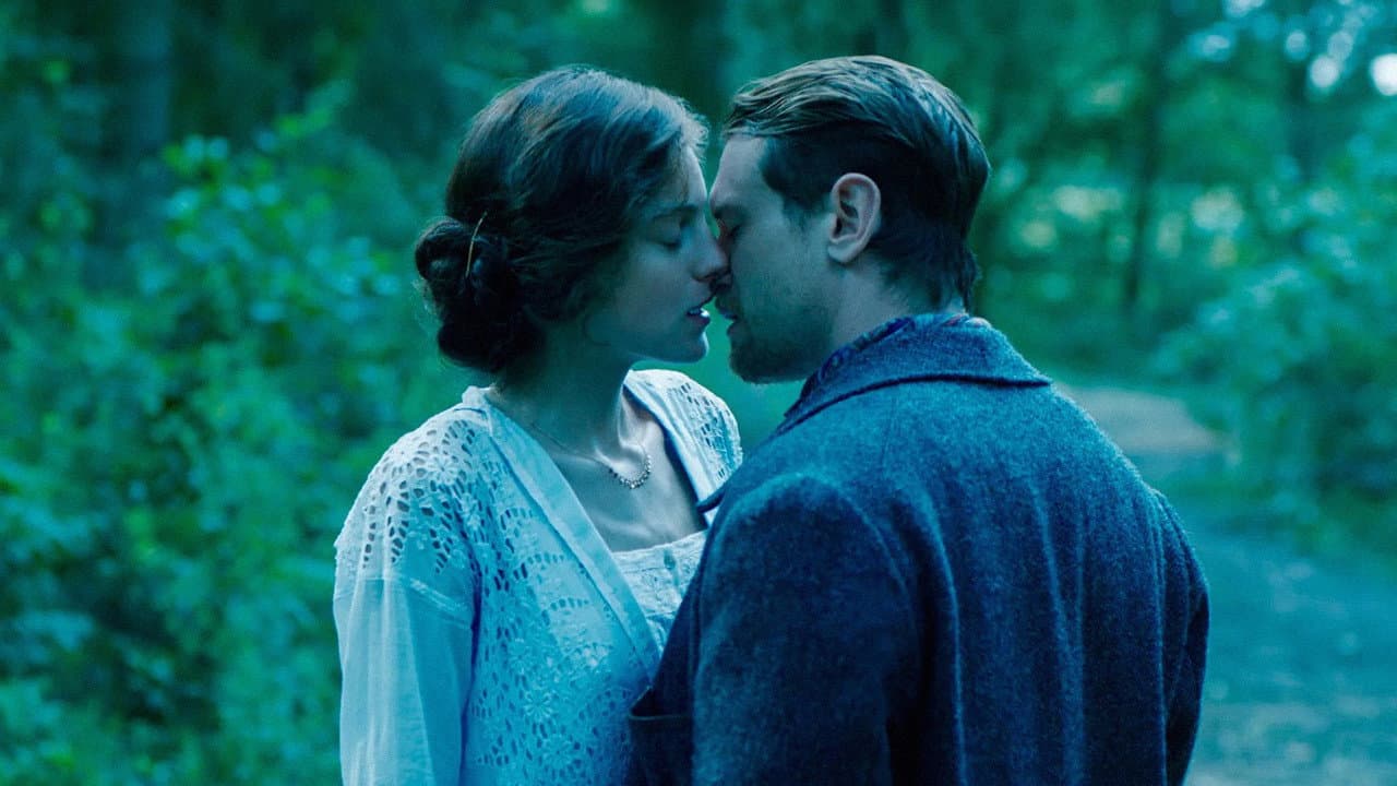 L'Amant de Lady Chatterley backdrop