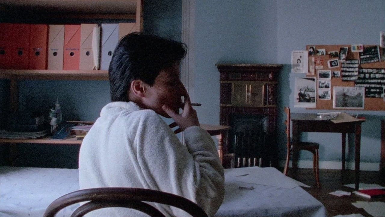 L'Homme à la valise backdrop