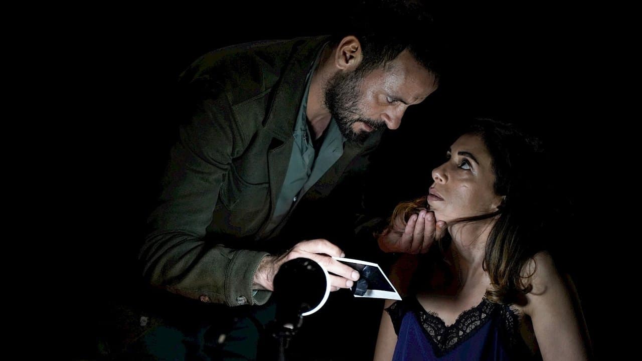 Le Piège de Huda backdrop