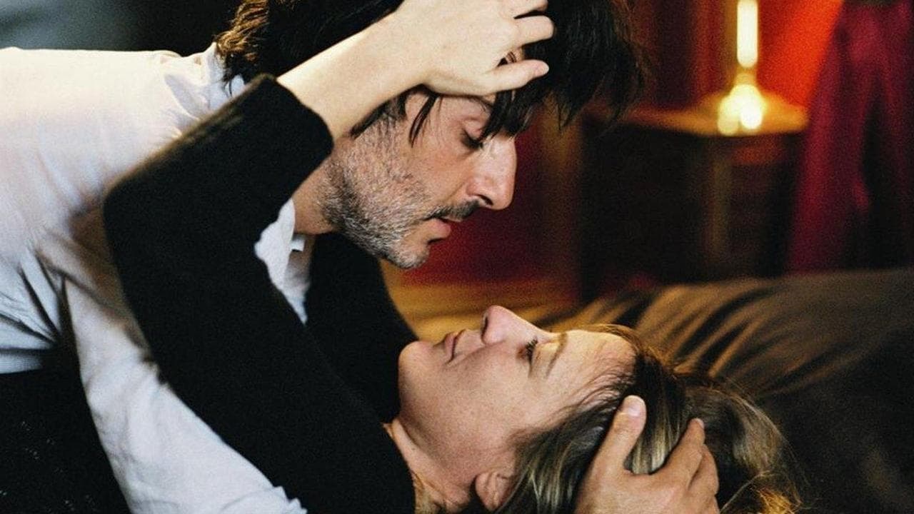 Les Regrets backdrop