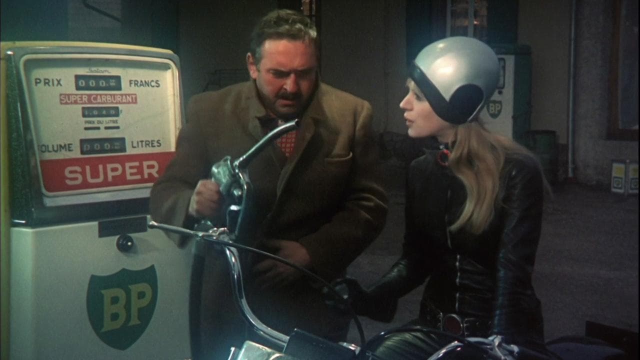 La Motocyclette backdrop