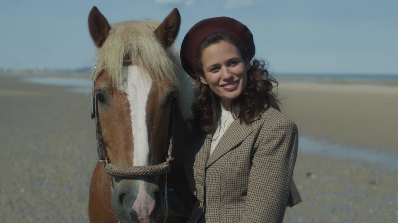 La petite femelle backdrop