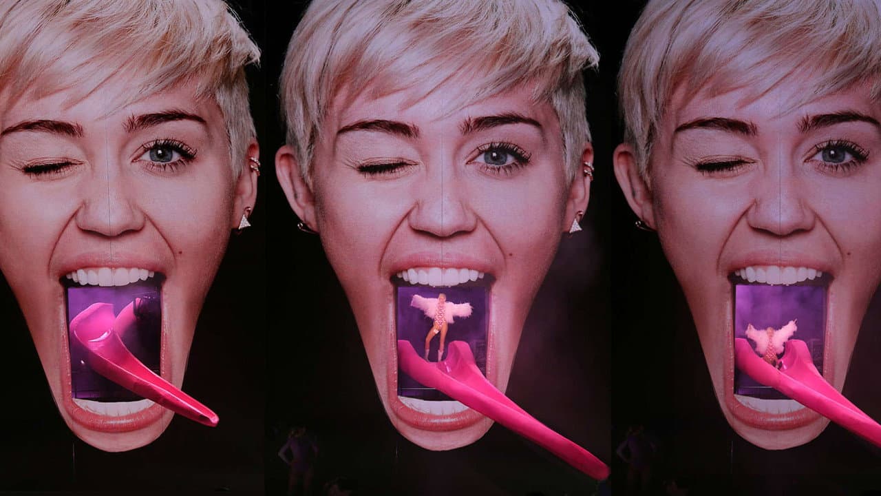 Miley Cyrus - Bangerz Tour backdrop