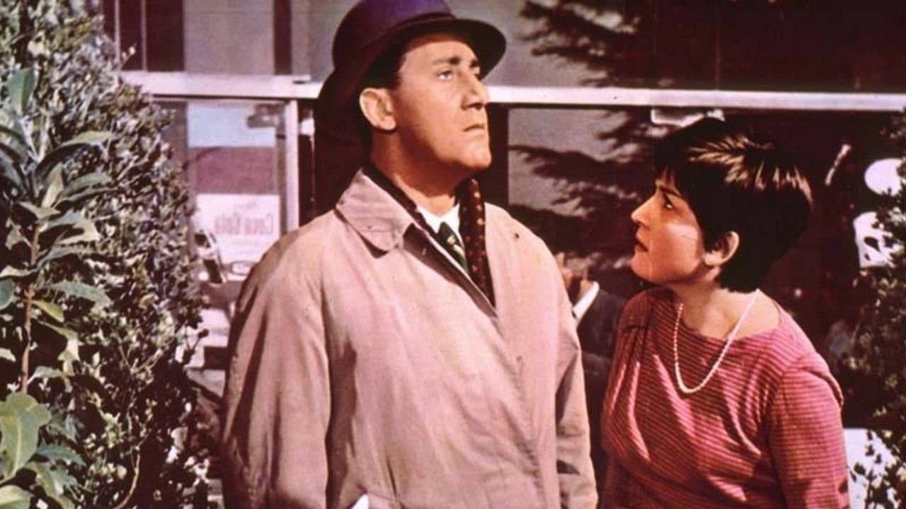 Le Commissaire backdrop