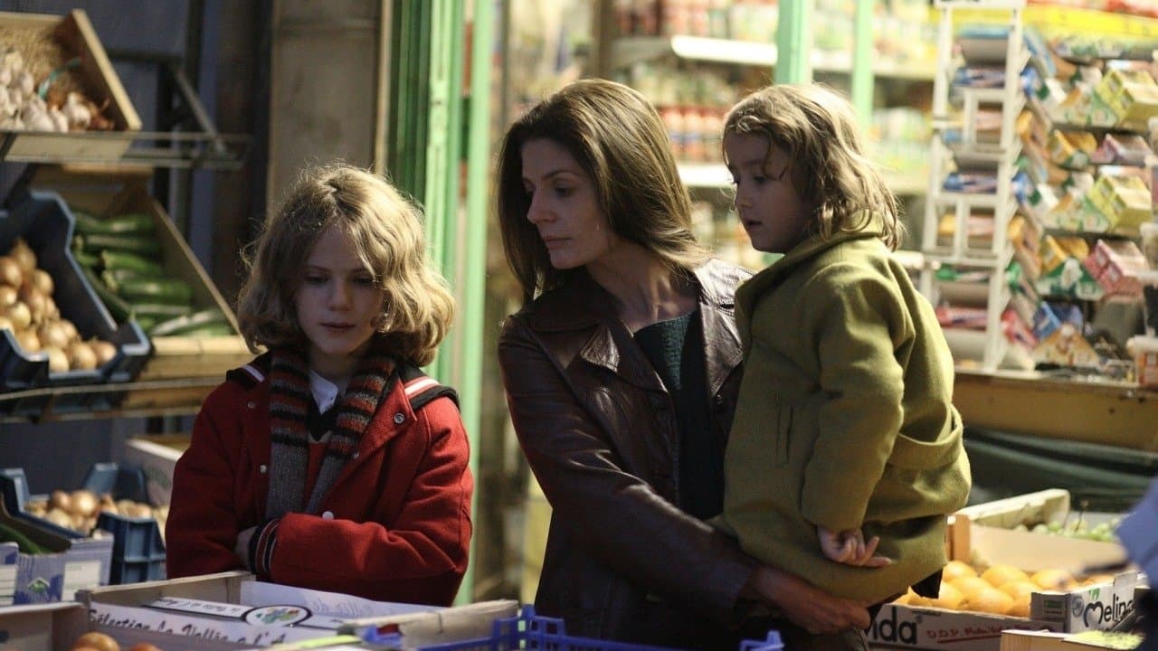 Non Ma Fille, Tu N'iras Pas Danser backdrop