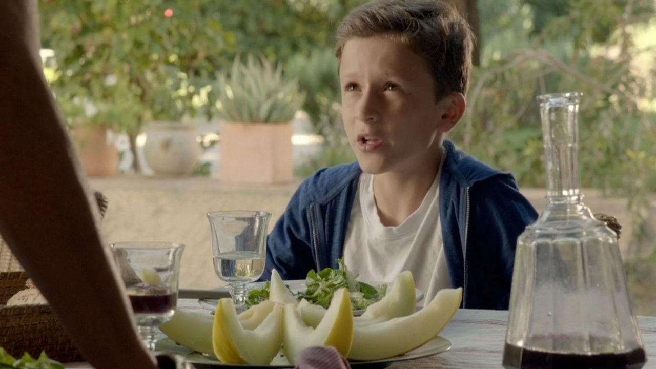 À dix minutes des naturistes backdrop