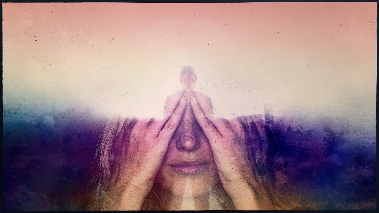 NXIVM : sexe mensonges et manipulation backdrop